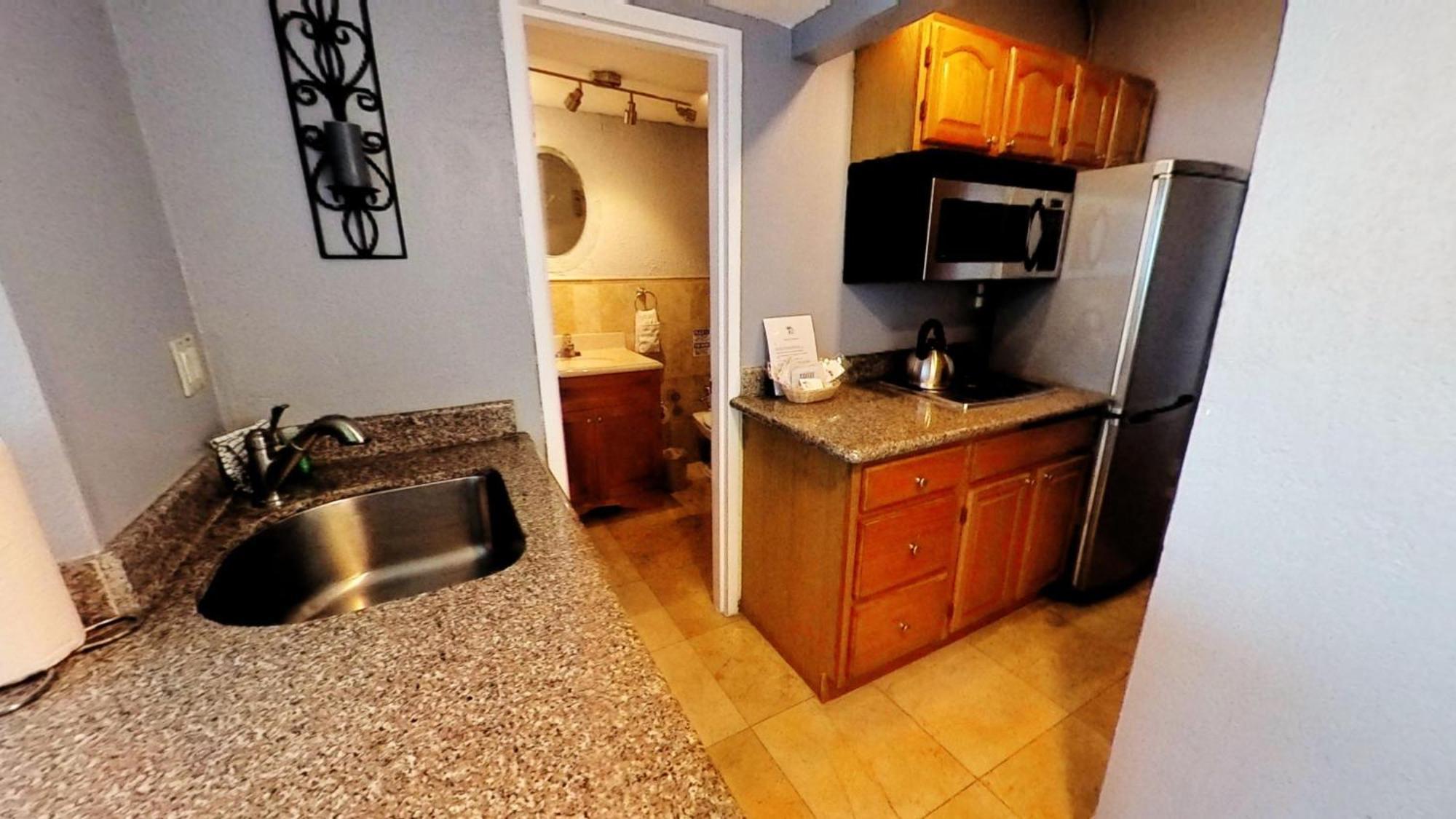 Castle 828 Oceanfront View With Balcony, Pool, Tennis, Beach Access And Free Parking! ميامي بيتش المظهر الخارجي الصورة